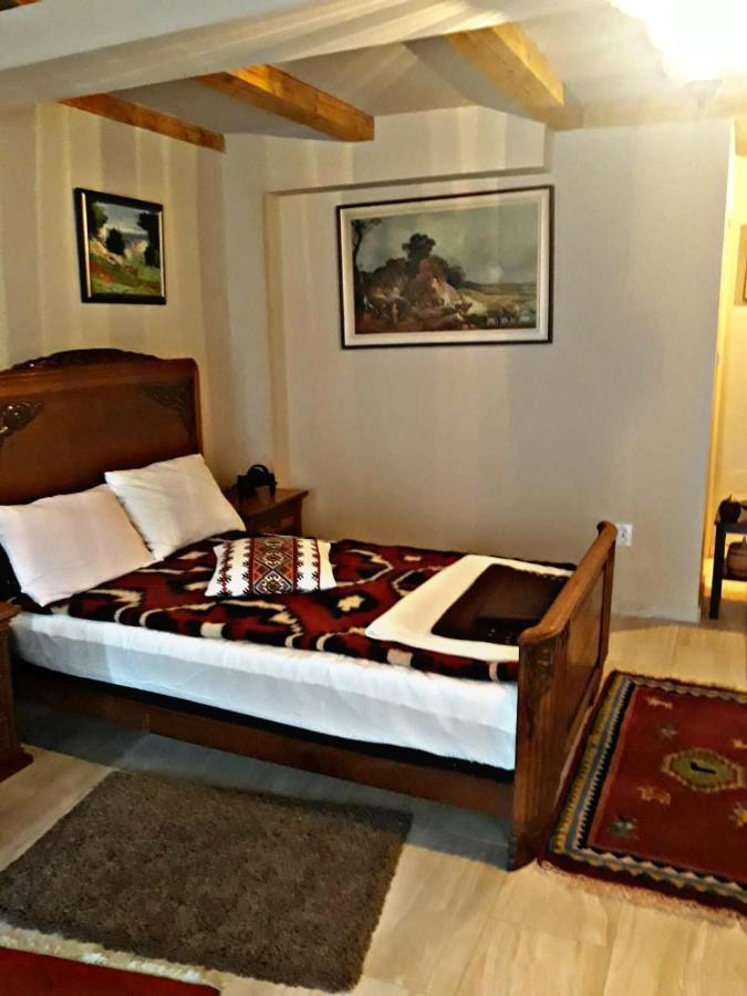 La Curtea Veche Apartment Lapus ภายนอก รูปภาพ