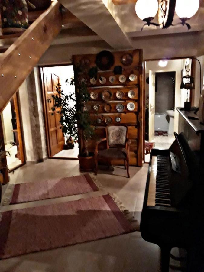 La Curtea Veche Apartment Lapus ภายนอก รูปภาพ