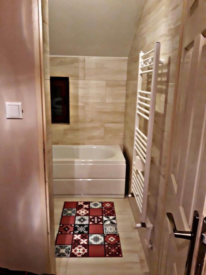 La Curtea Veche Apartment Lapus ภายนอก รูปภาพ