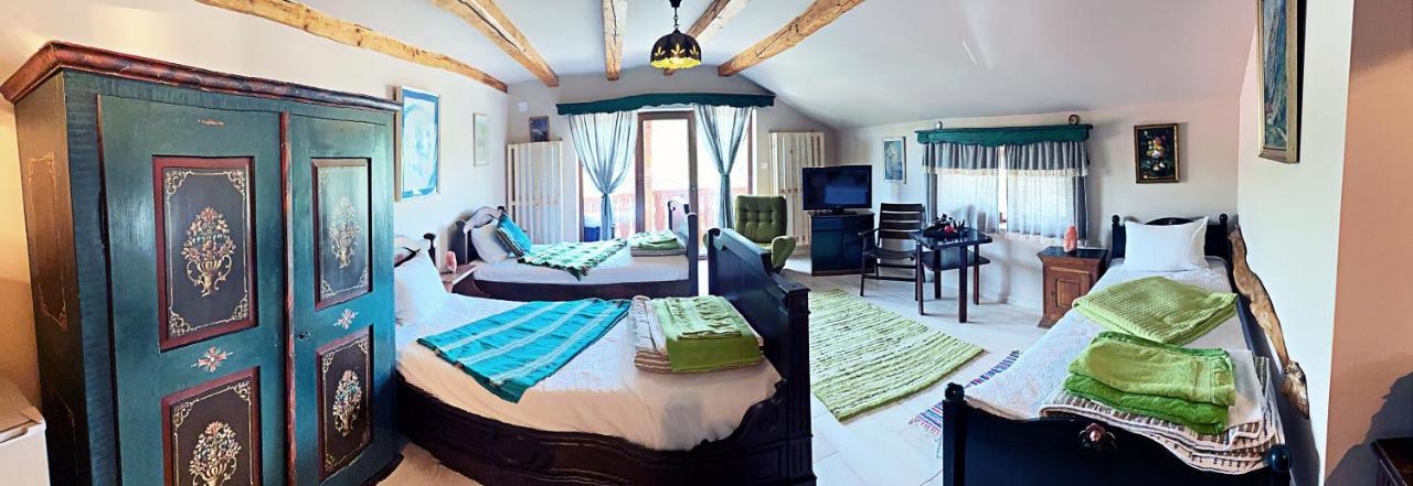 La Curtea Veche Apartment Lapus ภายนอก รูปภาพ
