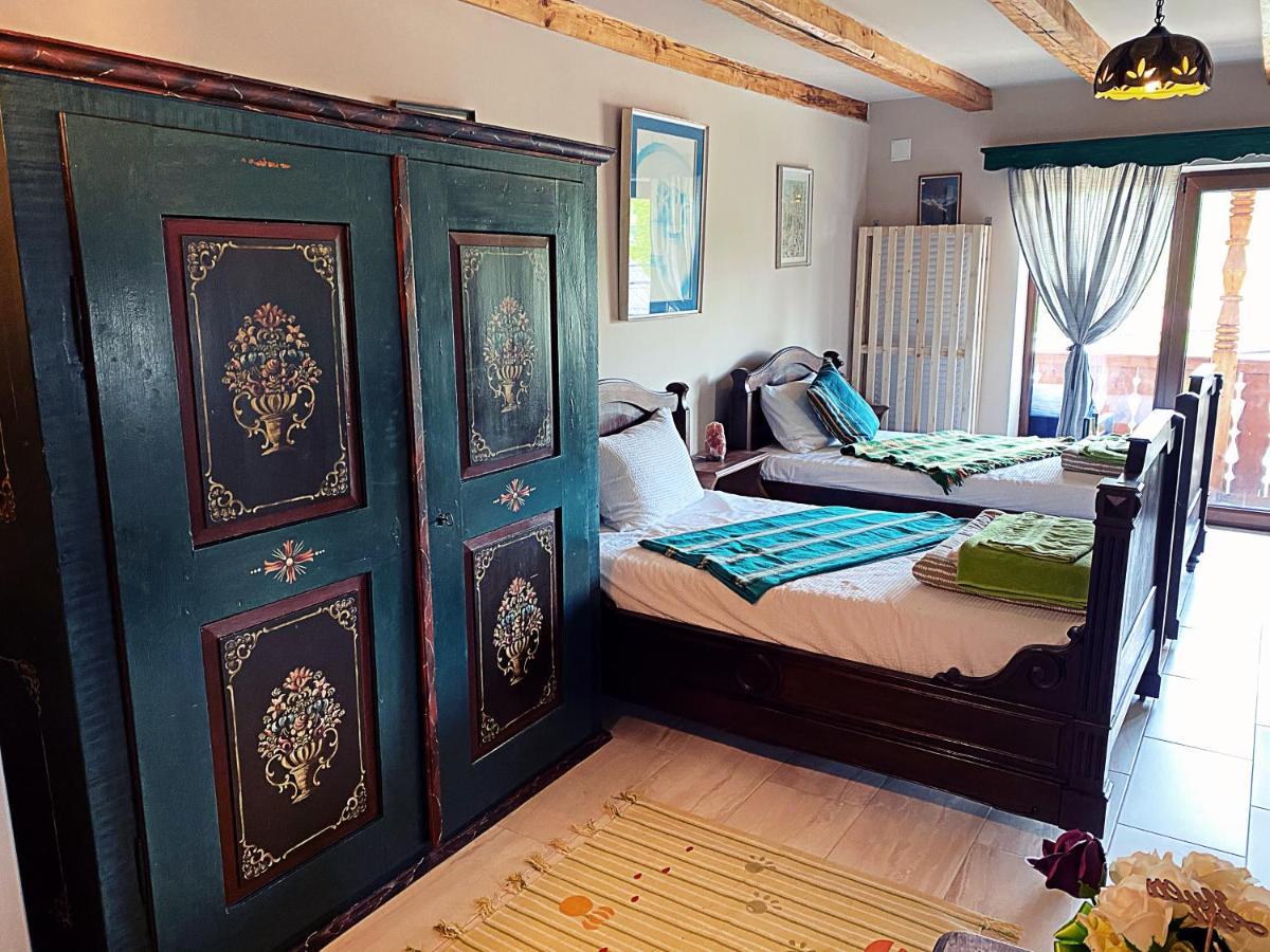 La Curtea Veche Apartment Lapus ภายนอก รูปภาพ